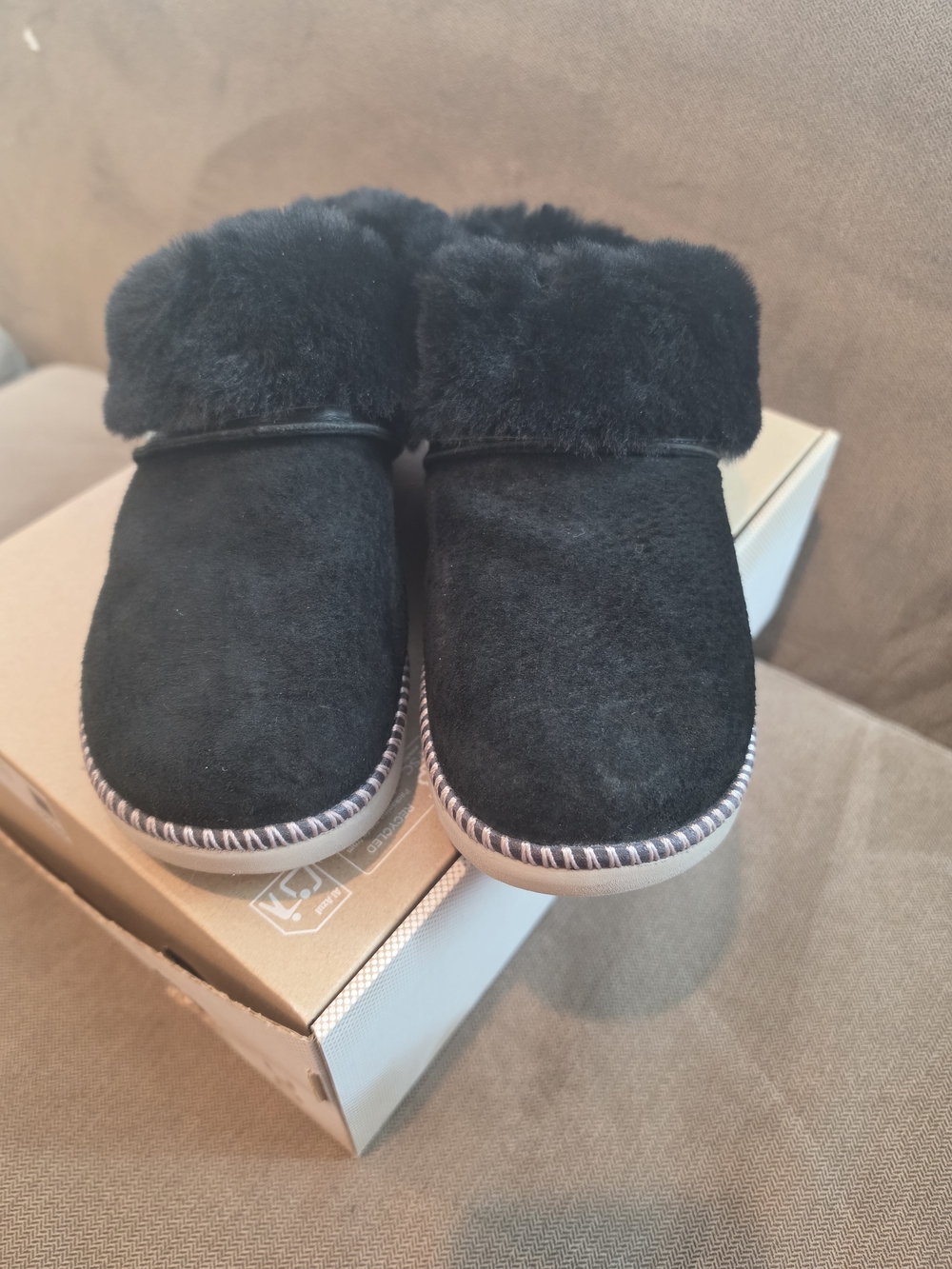 Womens Olukai Ku'i Black Slippers